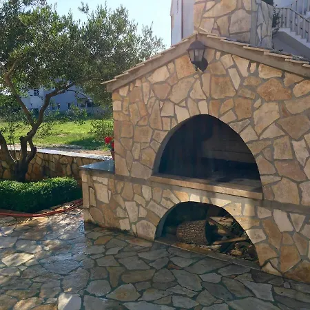 Puncet - 2br With Big Terrace And Bbq *