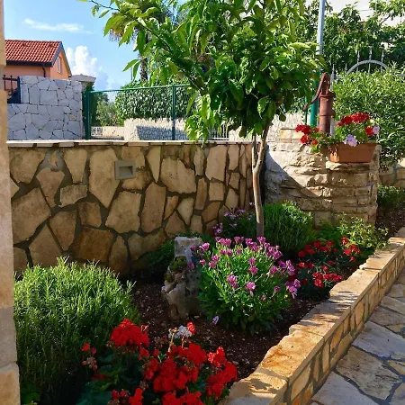 Puncet - 2br With Big Terrace And Bbq