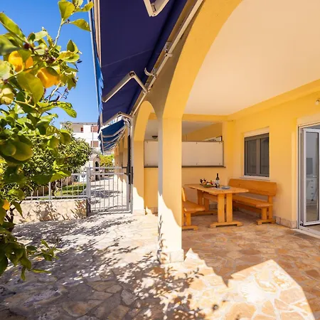 Daire Puncet - 2br With Big Terrace And Bbq *