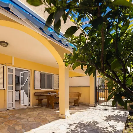 Puncet - 2br With Big Terrace And Bbq