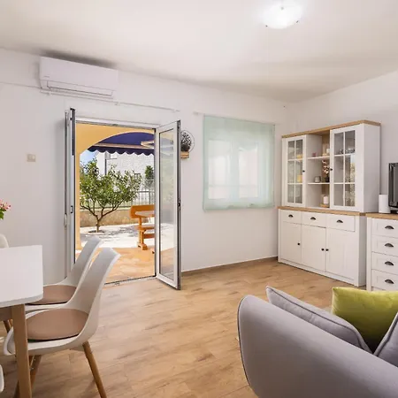 Puncet - 2br With Big Terrace And Bbq