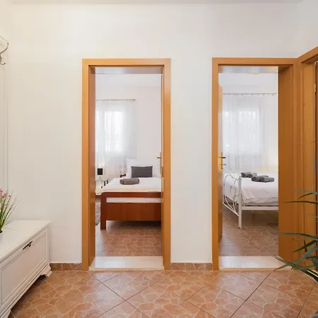 Daire Puncet - 2br With Big Terrace And Bbq