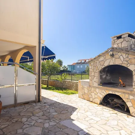 Daire Puncet - 2br With Big Terrace And Bbq Rogoznica (Sibenik-Knin)