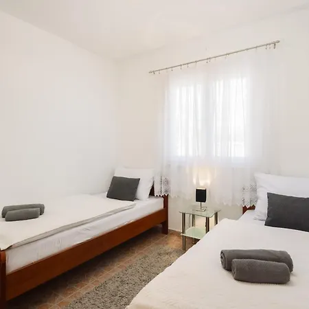 Puncet - 2br With Big Terrace And Bbq Rogoznica (Sibenik-Knin)