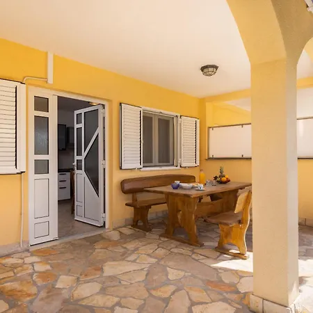 Puncet - 2br With Big Terrace And Bbq