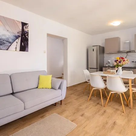 Puncet - 2br With Big Terrace And Bbq *
