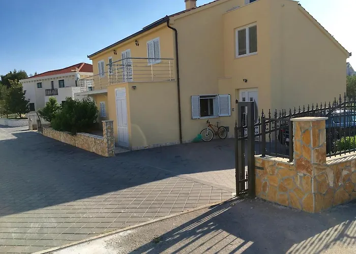 Puncet - 2br With Big Terrace And Bbq Appartement *